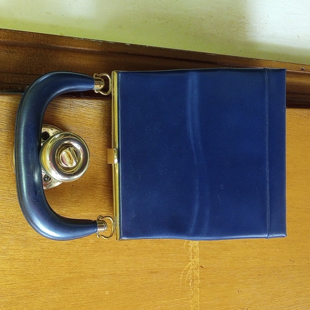 Vintage Navy Blue Dover Leather Handbag, Gold Trim, Zippered Pouch - Picture 2 of 5